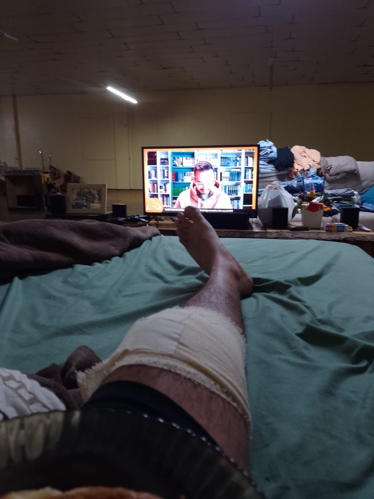 Josias no abrigo, em recuperação